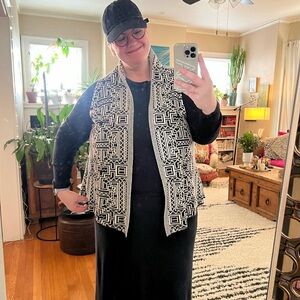 Anthropologie Field of Flowers black and white open closure sweater in L